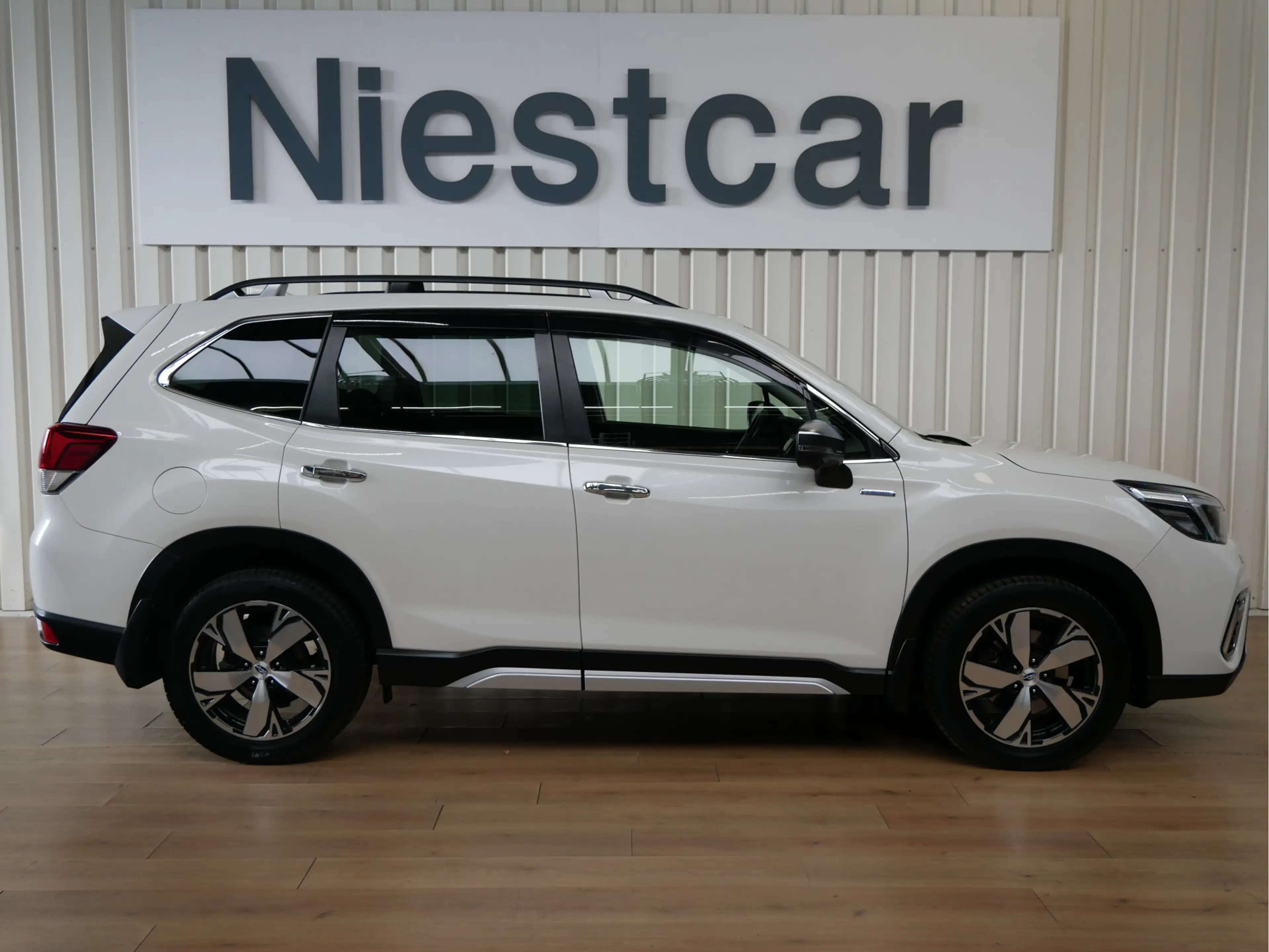 Subaru Forester 2.0i e-BOXER First Edition — photo 2