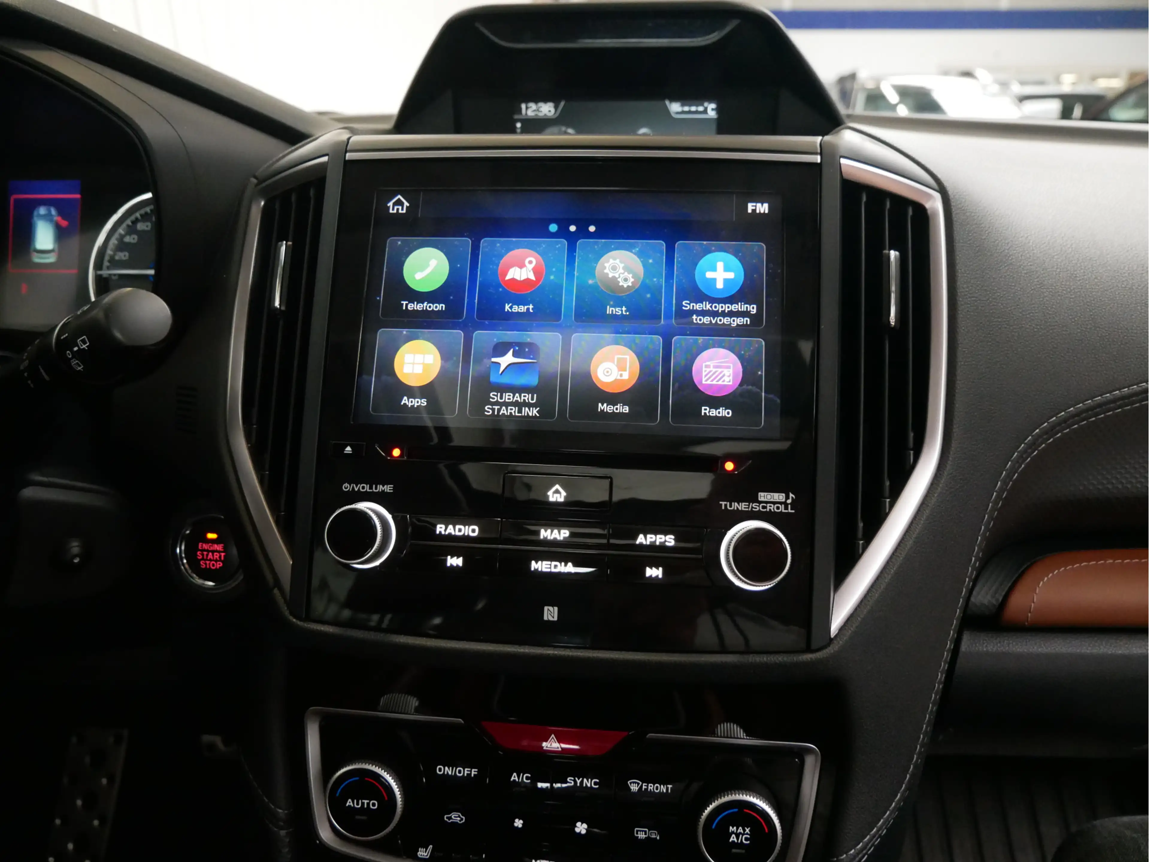 Subaru Forester 2.0i e-BOXER First Edition — photo 14