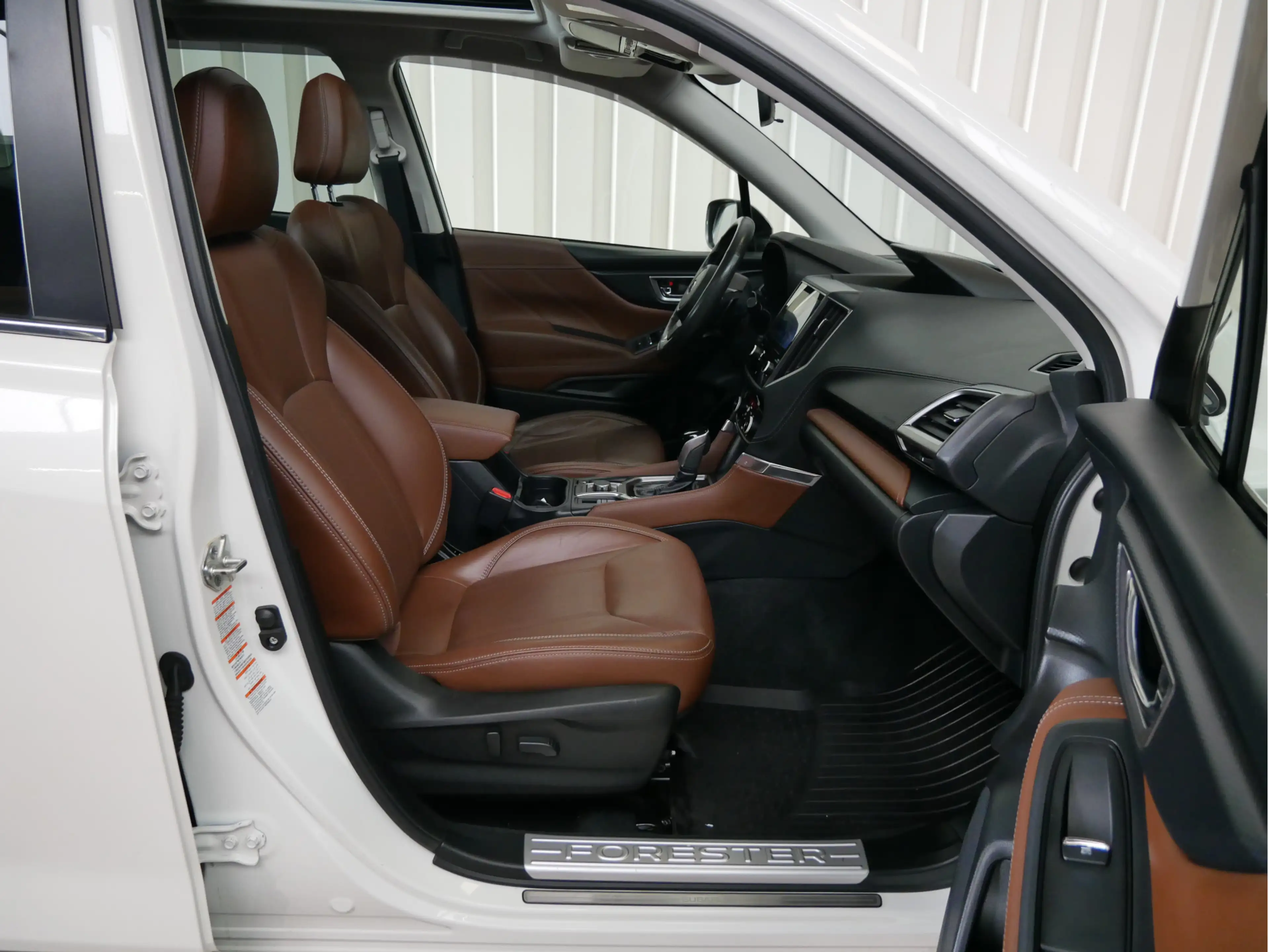 Subaru Forester 2.0i e-BOXER First Edition — photo 8