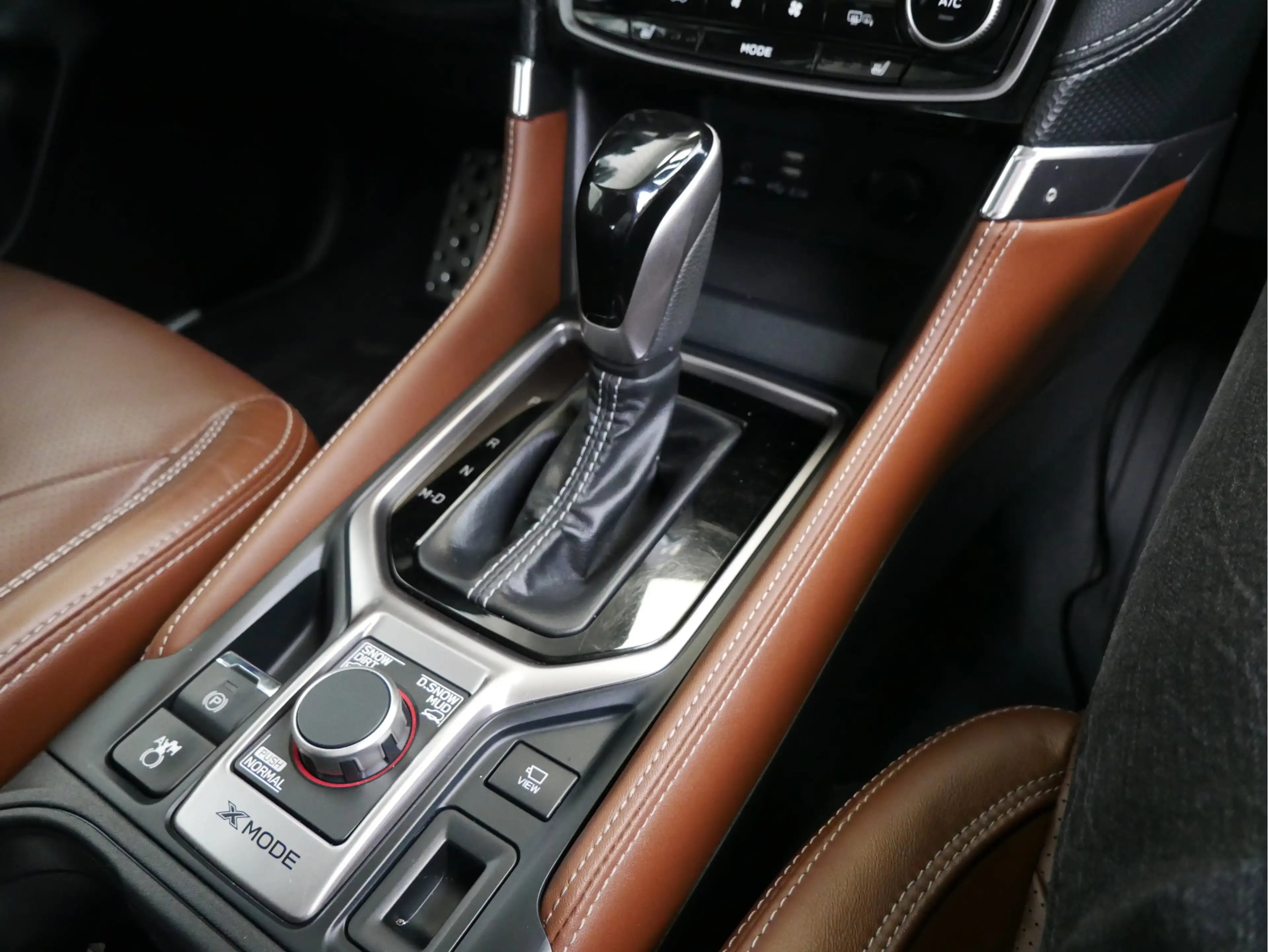 Subaru Forester 2.0i e-BOXER First Edition — photo 13