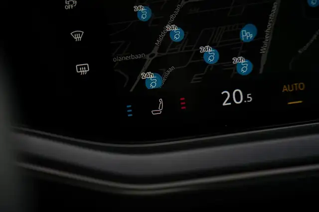 Volkswagen Touareg view 22