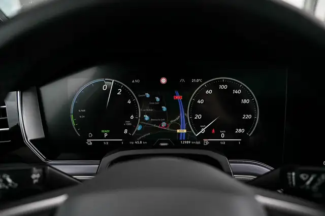 Volkswagen Touareg view 13