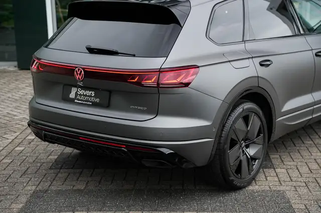 Volkswagen Touareg view 29