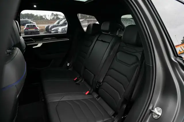 Volkswagen Touareg view 23