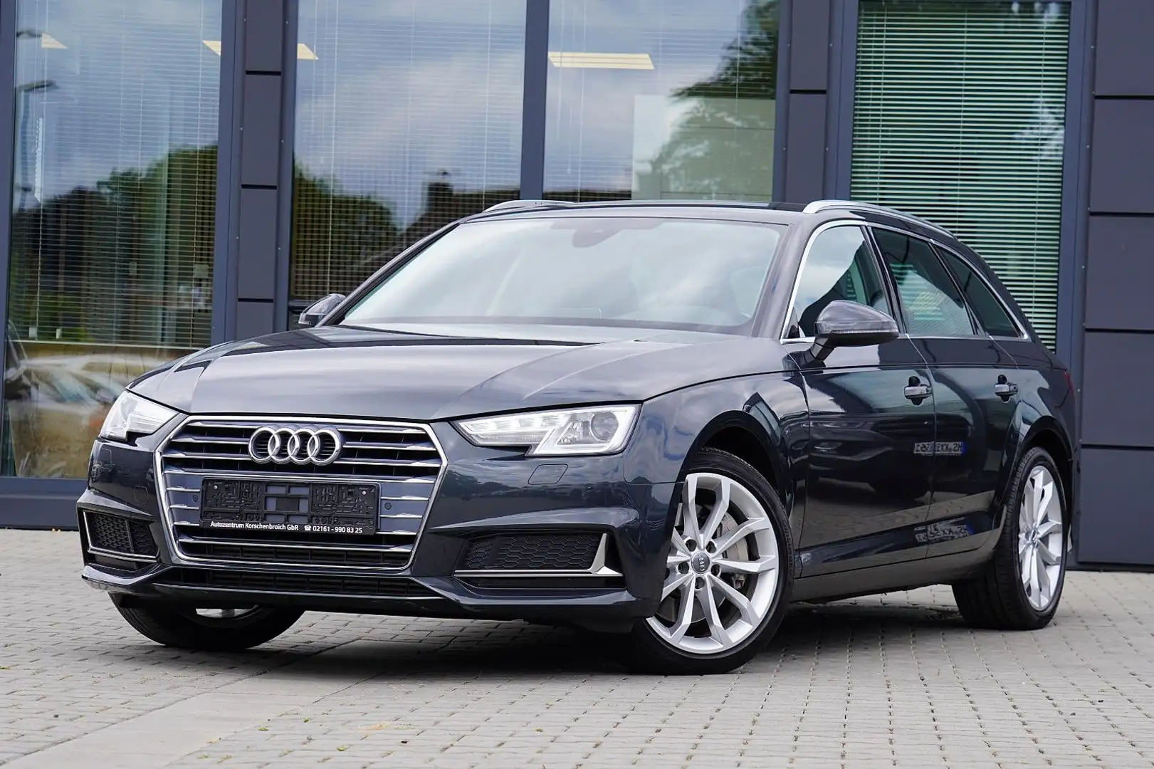Audi A4 Avant 45 TFSI sport *MIT 2 JAHREN GARANTIE* Grijs - 1