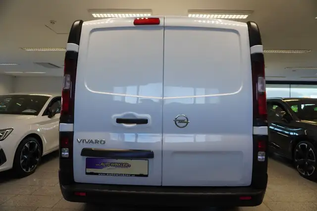 Opel Vivaro view 6