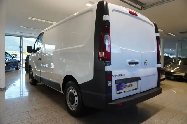 Opel Vivaro view 4