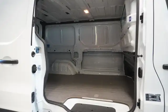 Opel Vivaro view 9