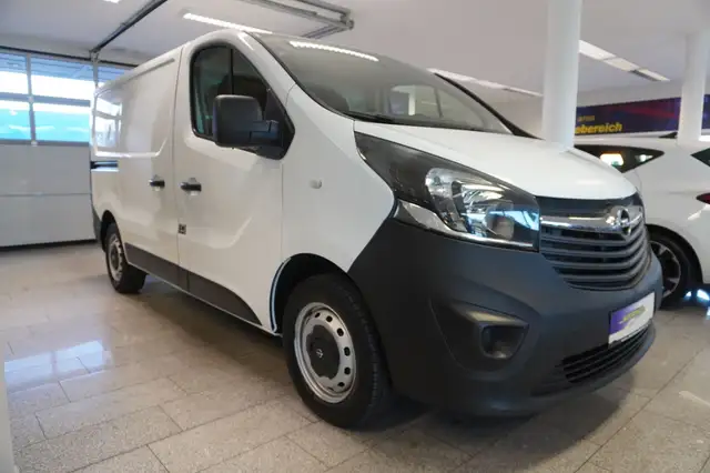 Opel Vivaro view 3