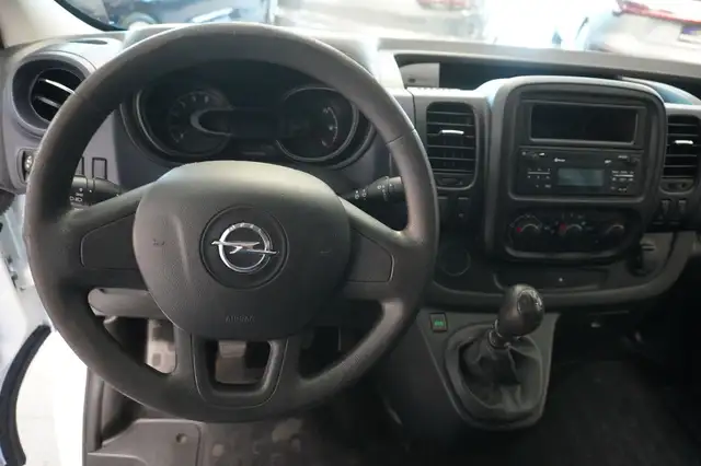 Opel Vivaro view 11
