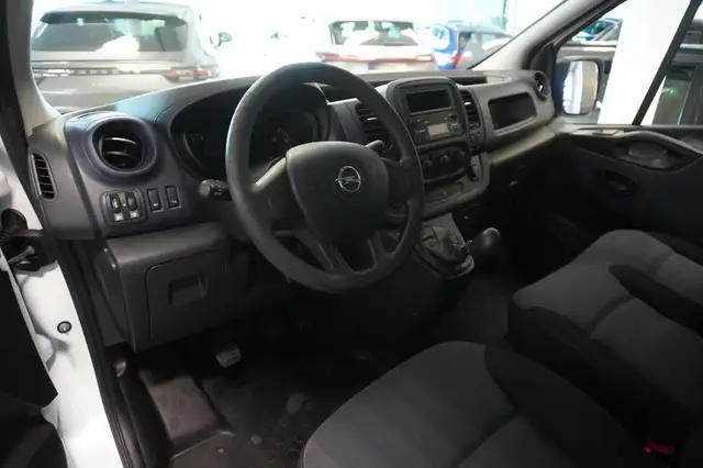 Opel Vivaro view 7