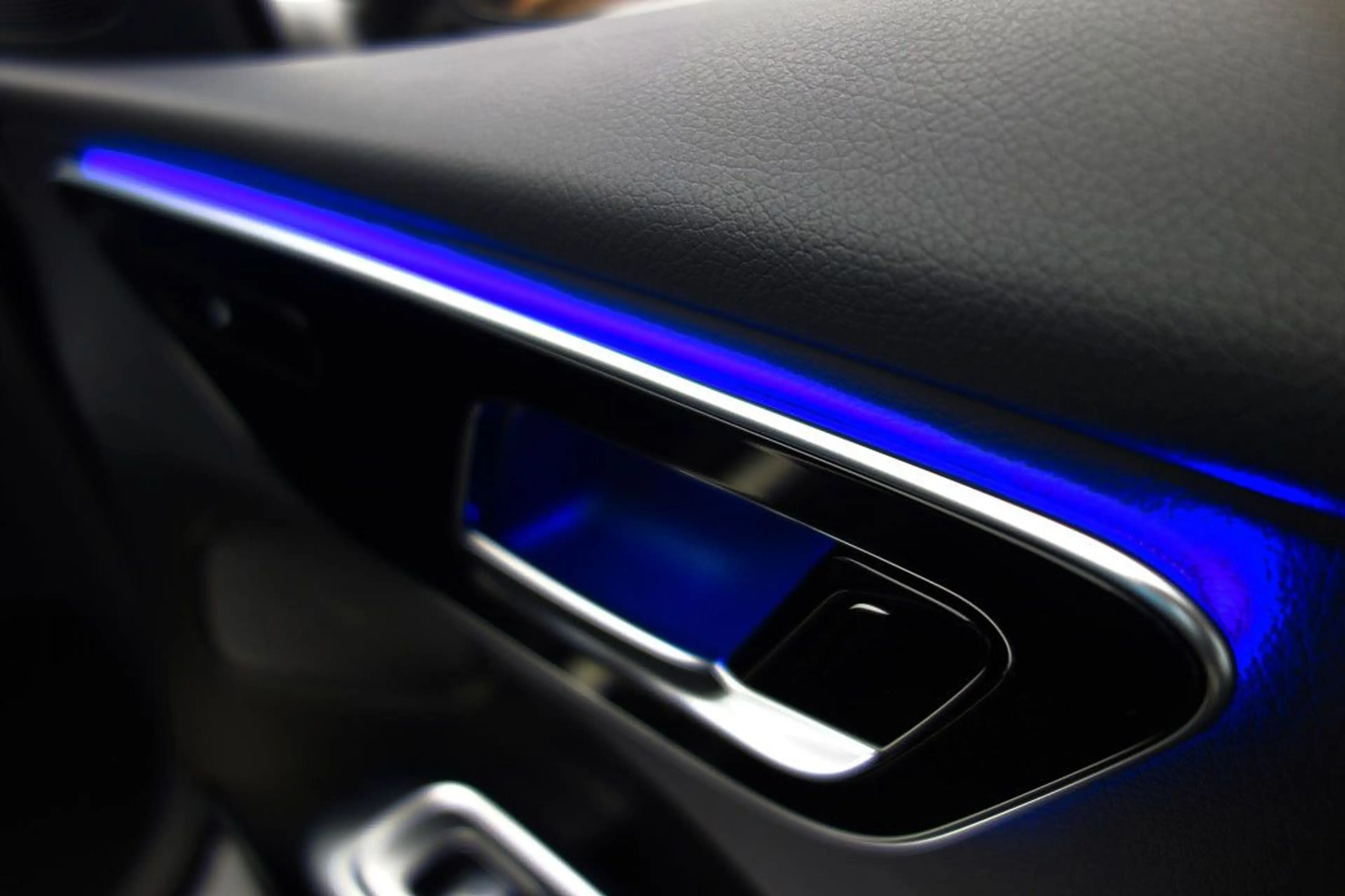 Mercedes-Benz C 200 d T 9G-TRONIC RFKMRA+E-HECK+E-SITZE+ACC+LED — photo 26