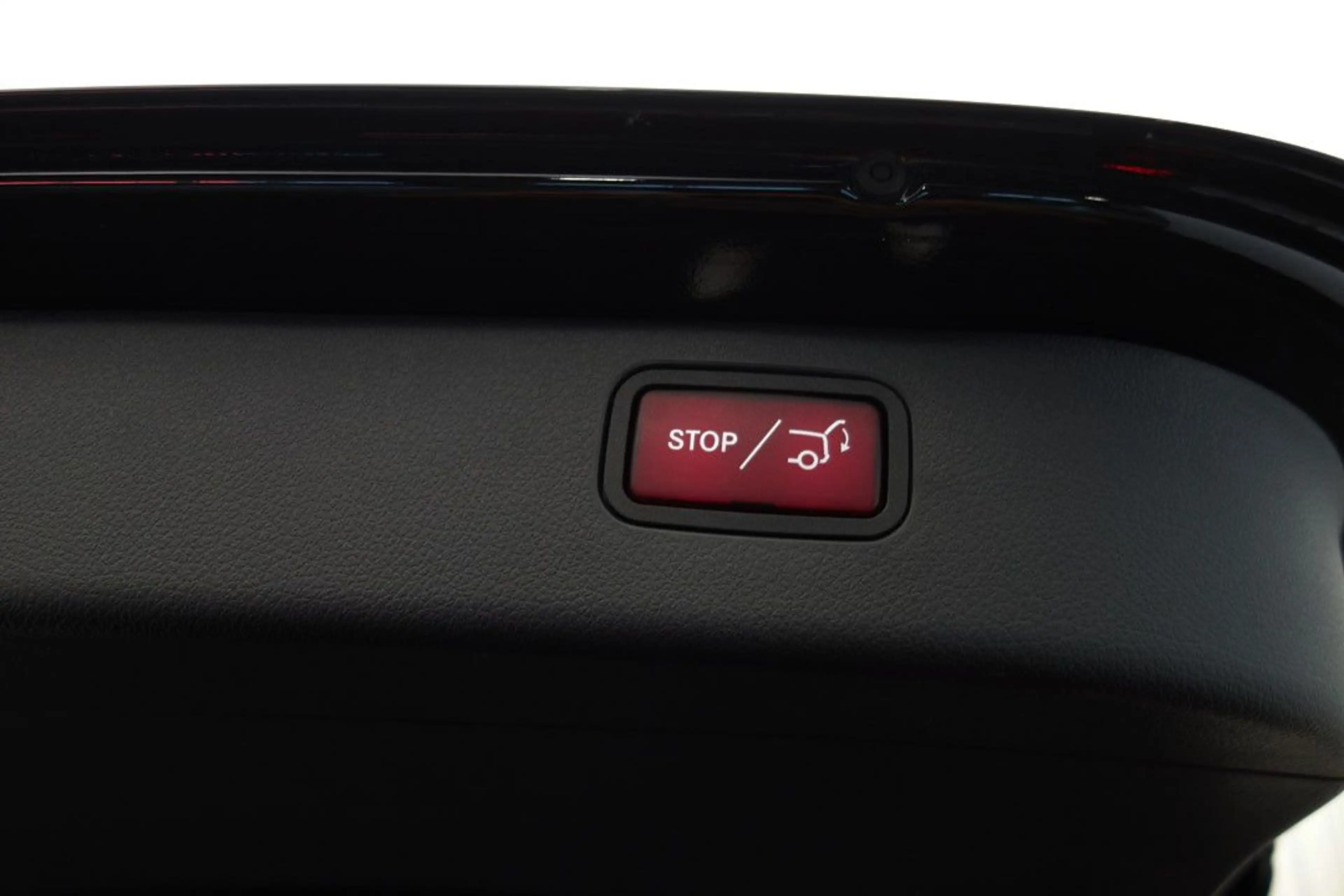 Mercedes-Benz C 200 d T 9G-TRONIC RFKMRA+E-HECK+E-SITZE+ACC+LED — photo 9
