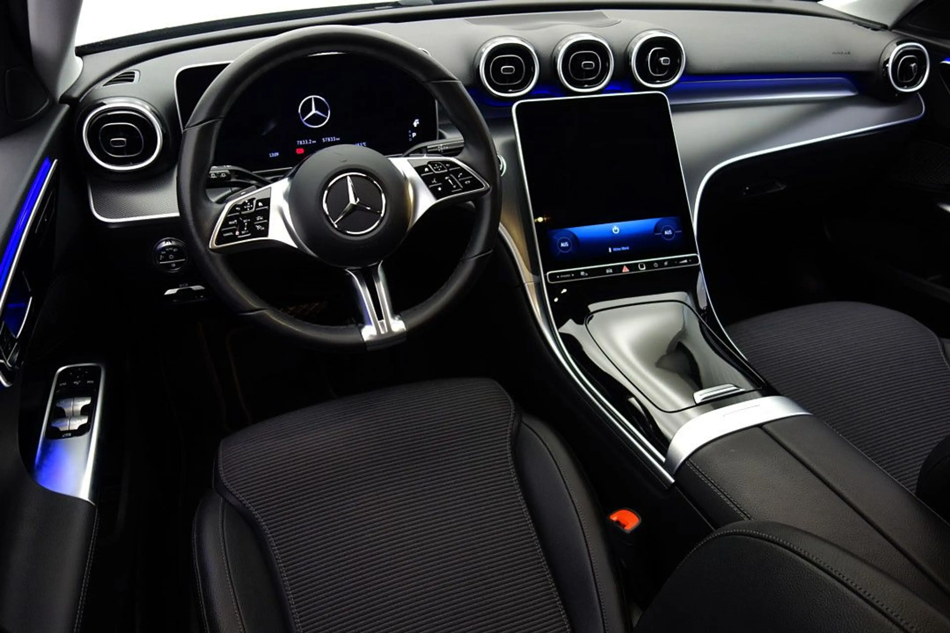 Mercedes-Benz C 200 d T 9G-TRONIC RFKMRA+E-HECK+E-SITZE+ACC+LED — photo 12
