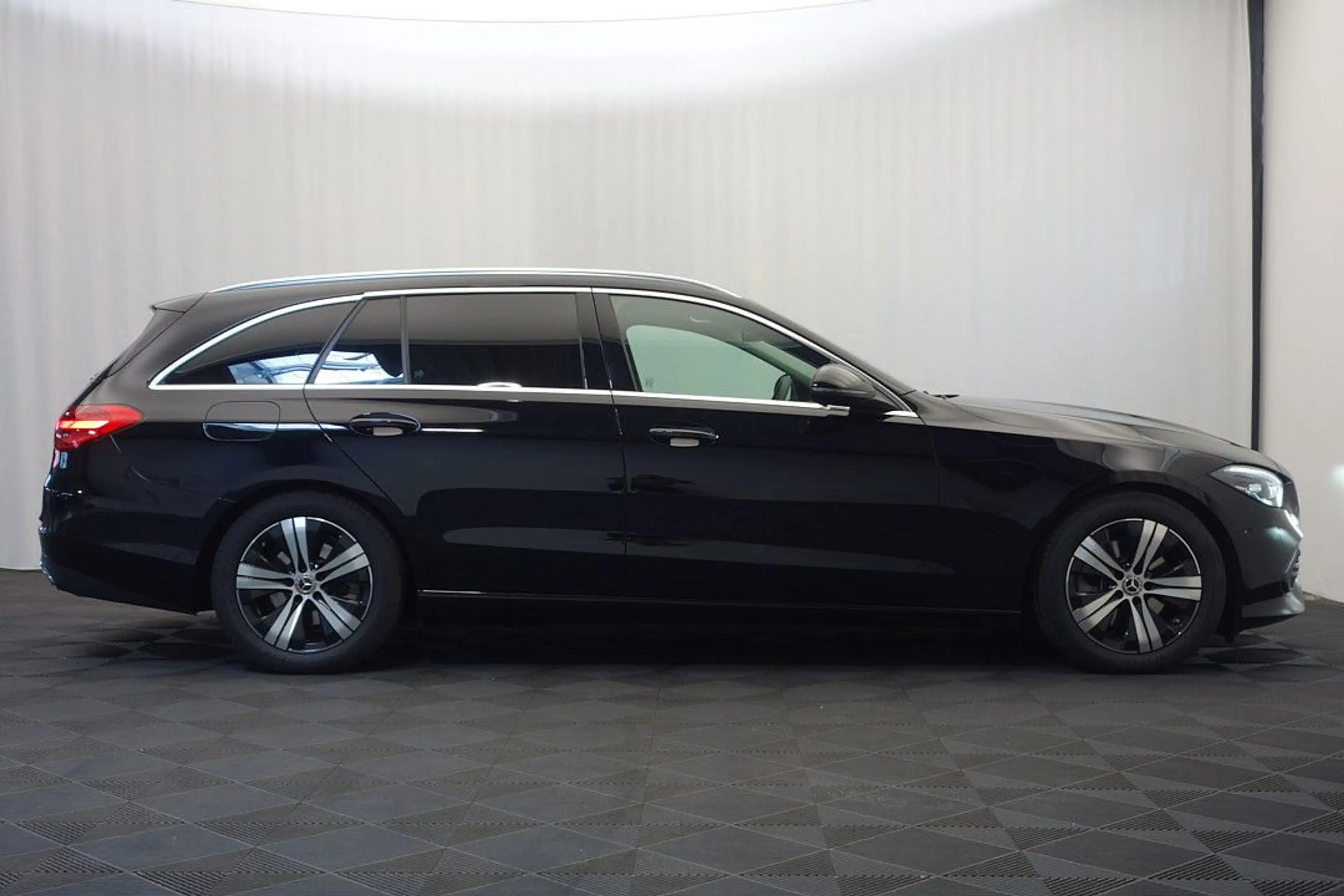 Mercedes-Benz C 200 d T 9G-TRONIC RFKMRA+E-HECK+E-SITZE+ACC+LED — photo 8