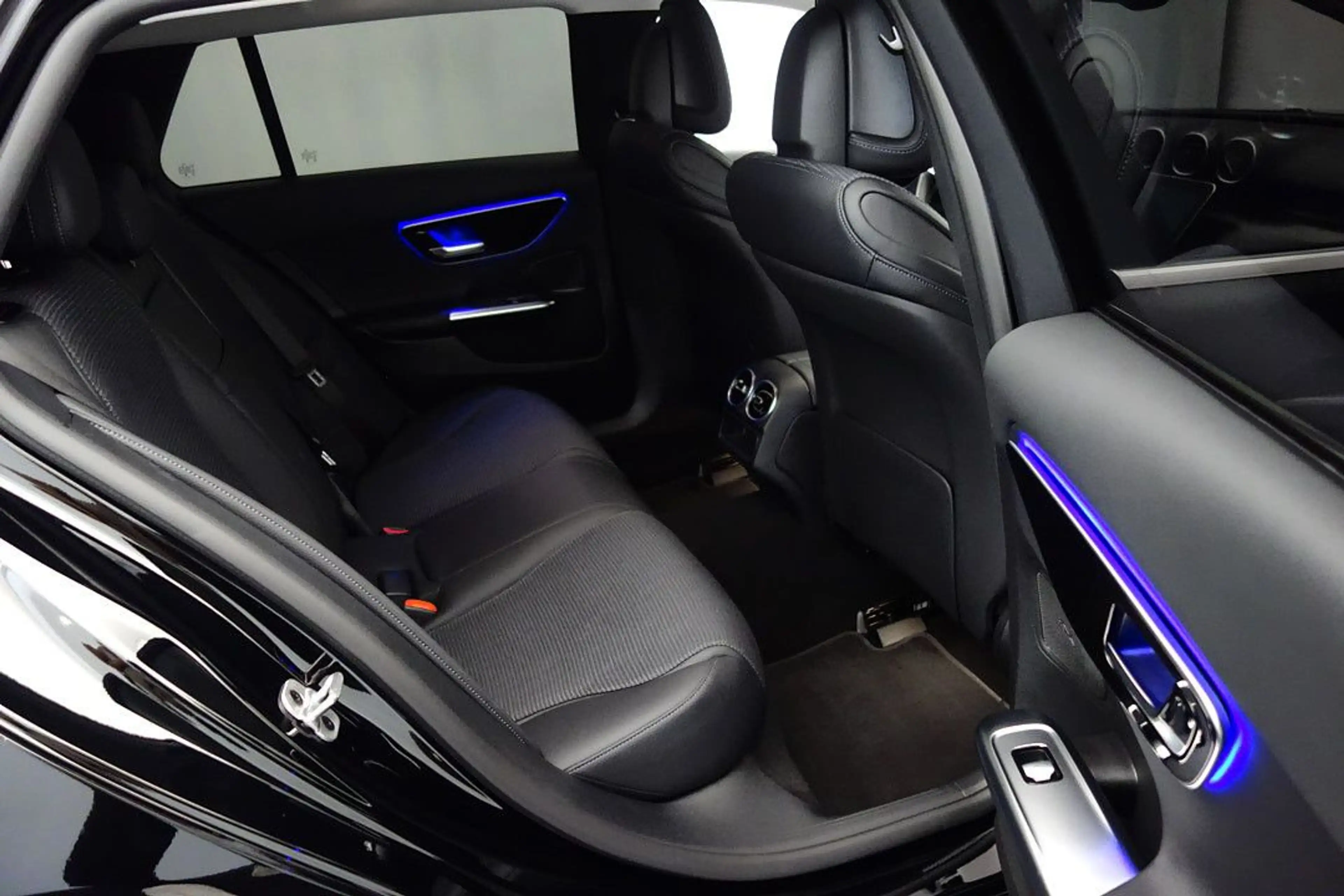 Mercedes-Benz C 200 d T 9G-TRONIC RFKMRA+E-HECK+E-SITZE+ACC+LED — photo 20
