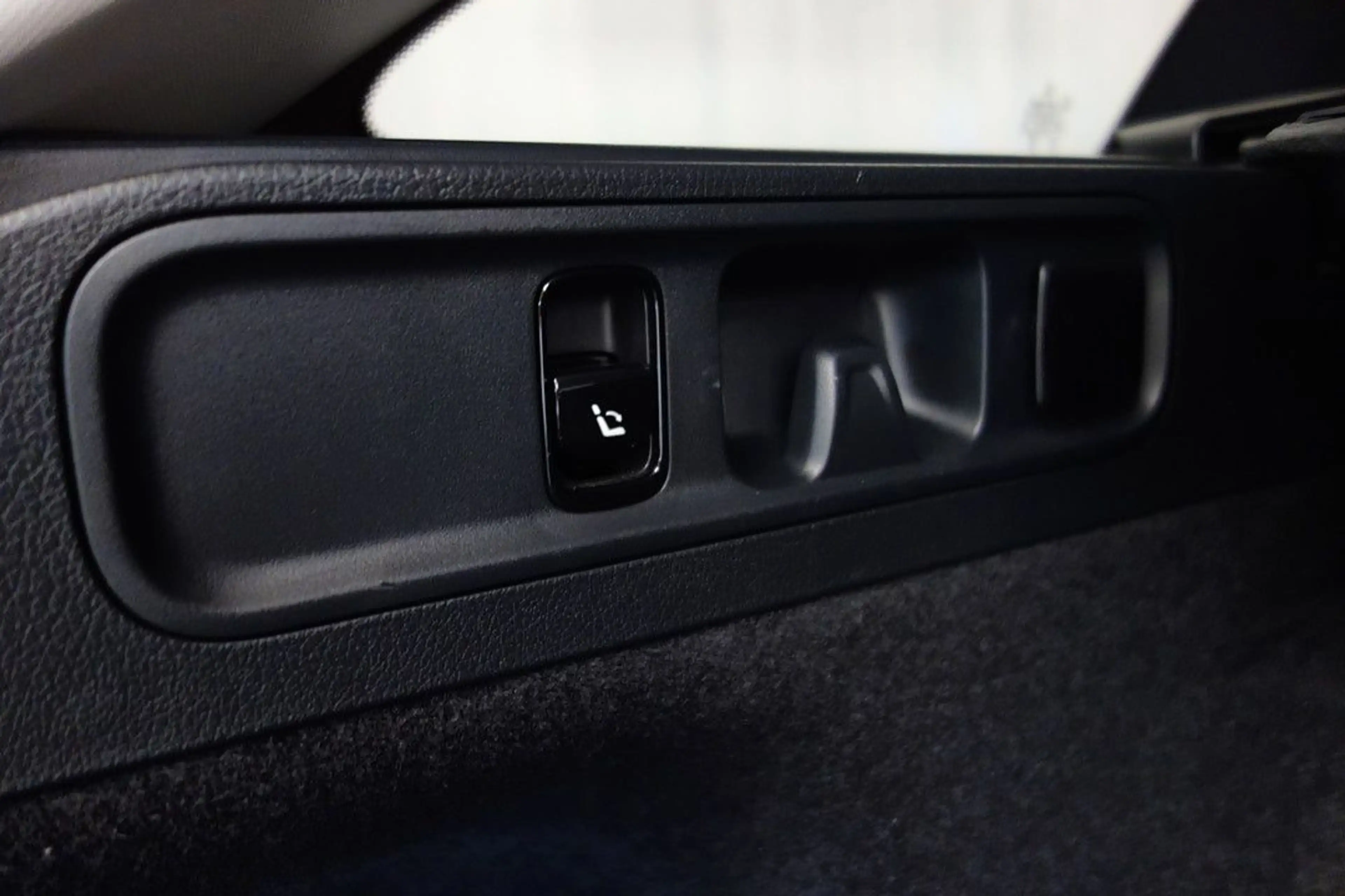 Mercedes-Benz C 200 d T 9G-TRONIC RFKMRA+E-HECK+E-SITZE+ACC+LED — photo 22