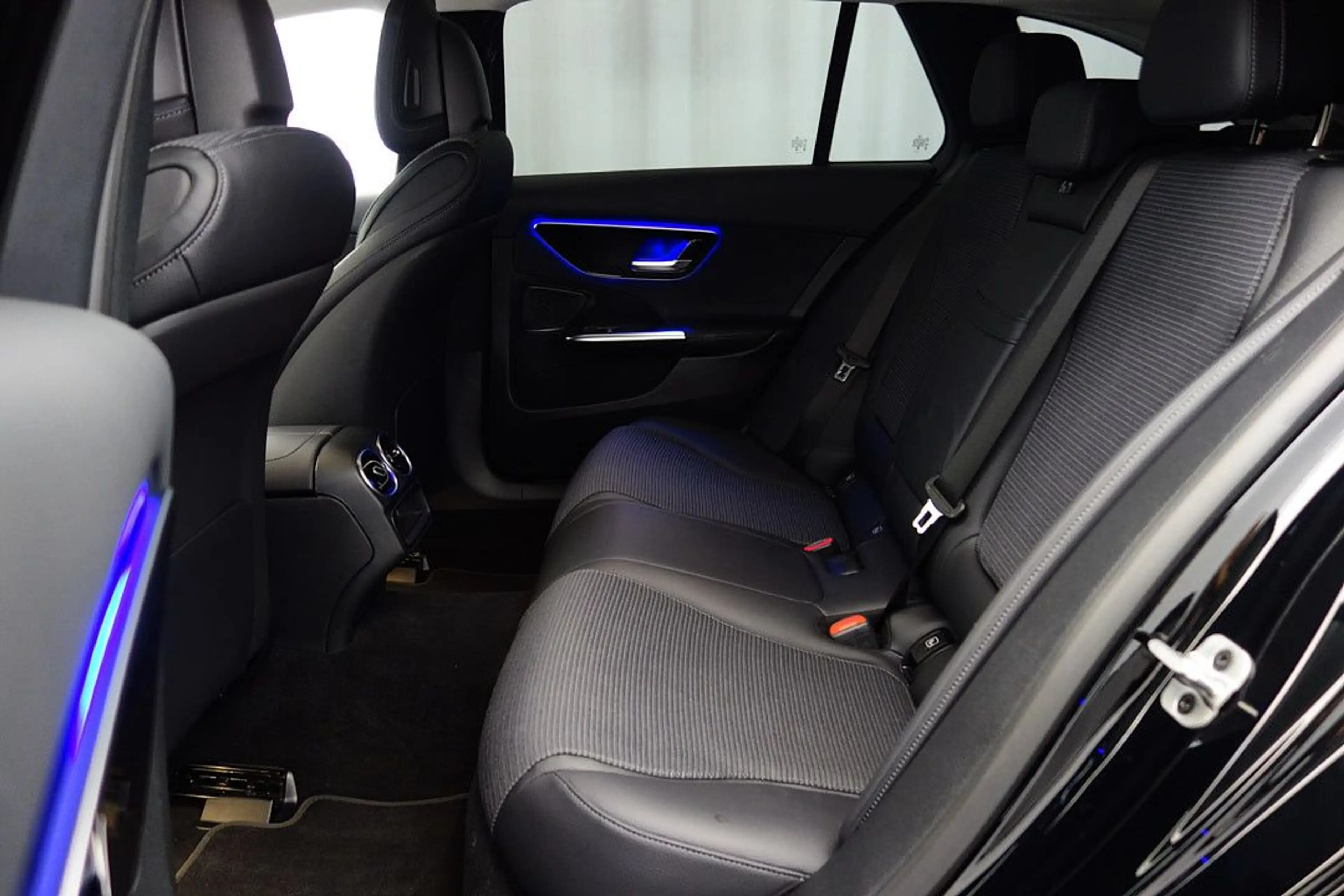 Mercedes-Benz C 200 d T 9G-TRONIC RFKMRA+E-HECK+E-SITZE+ACC+LED — photo 16