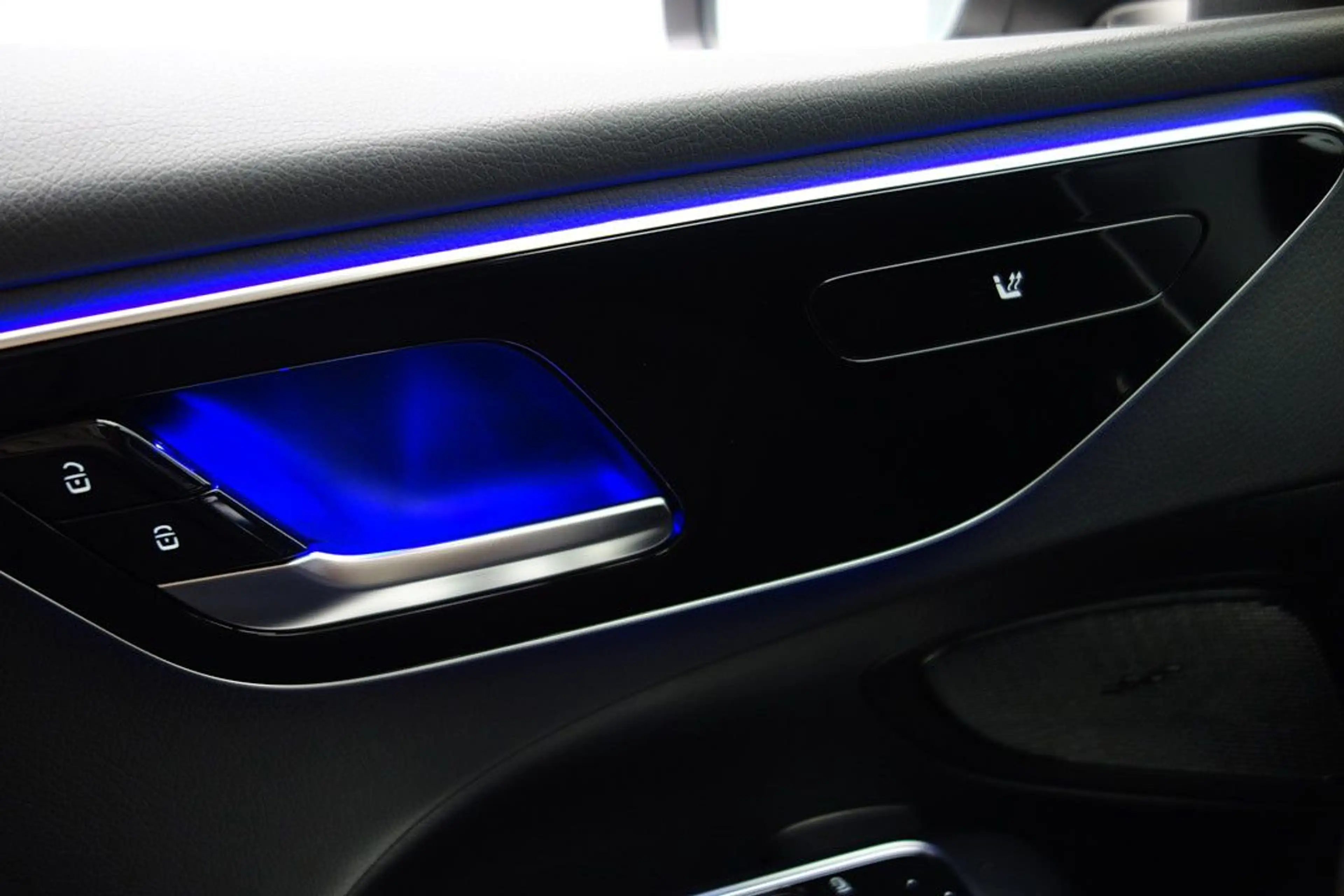 Mercedes-Benz C 200 d T 9G-TRONIC RFKMRA+E-HECK+E-SITZE+ACC+LED — photo 28