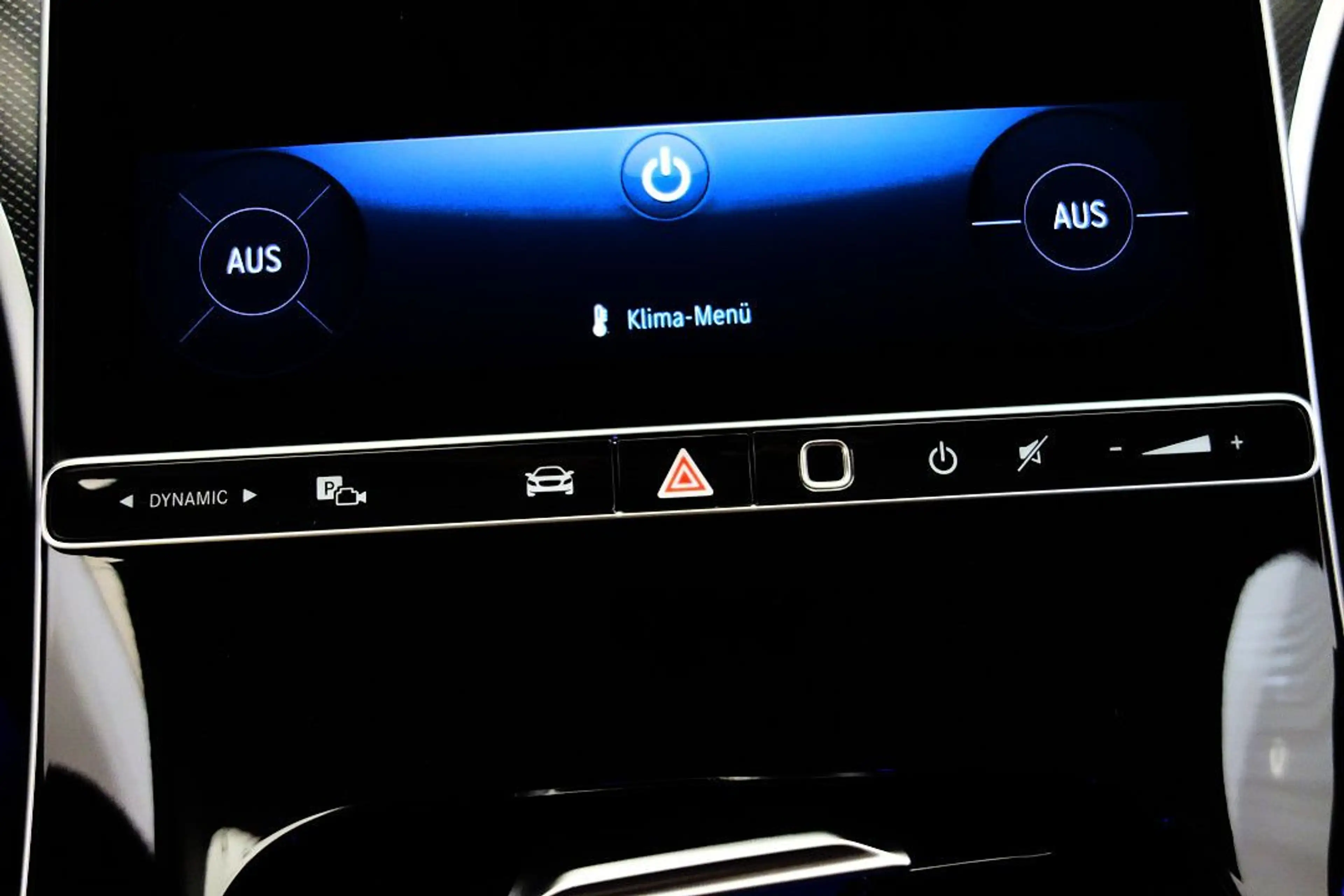 Mercedes-Benz C 200 d T 9G-TRONIC RFKMRA+E-HECK+E-SITZE+ACC+LED — photo 37