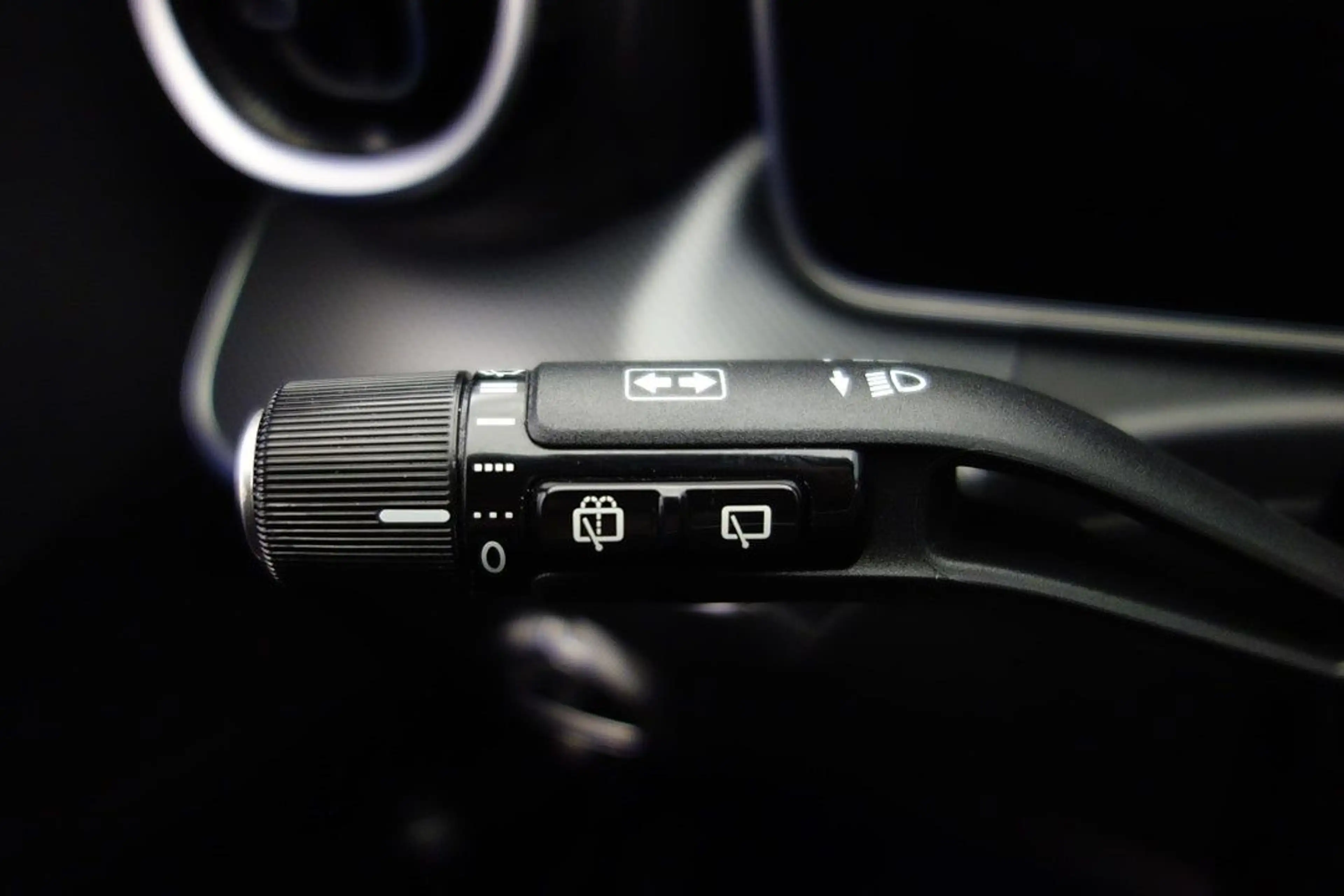 Mercedes-Benz C 200 d T 9G-TRONIC RFKMRA+E-HECK+E-SITZE+ACC+LED — photo 33