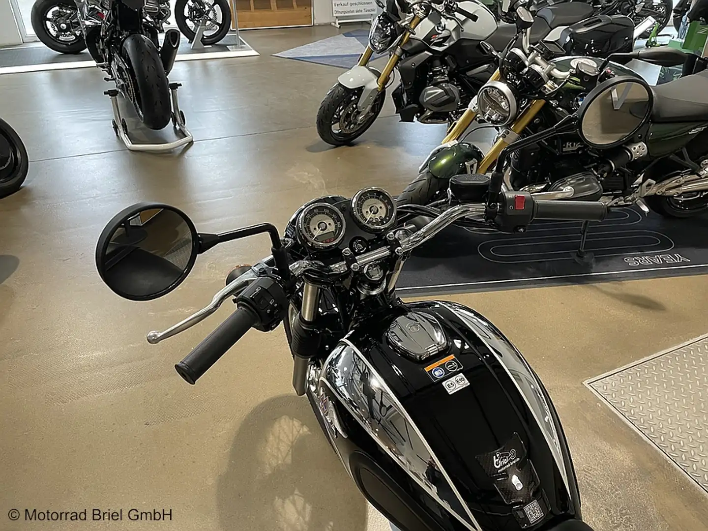 Kawasaki 250 S1 - 2