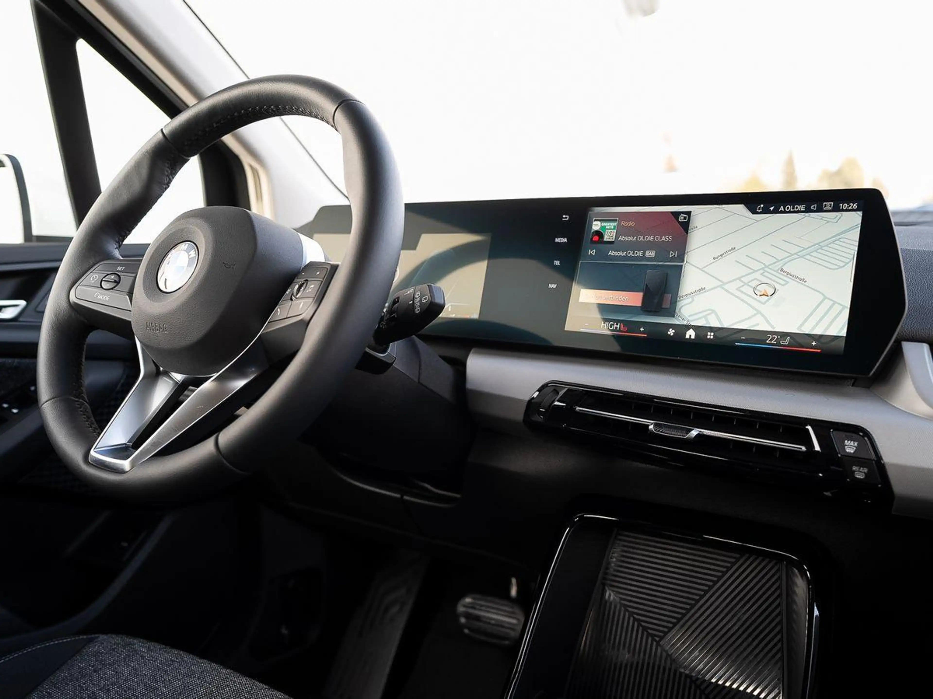 BMW 220 220i Active Tourer AHK Navi Kamera M Dachreling — photo 12