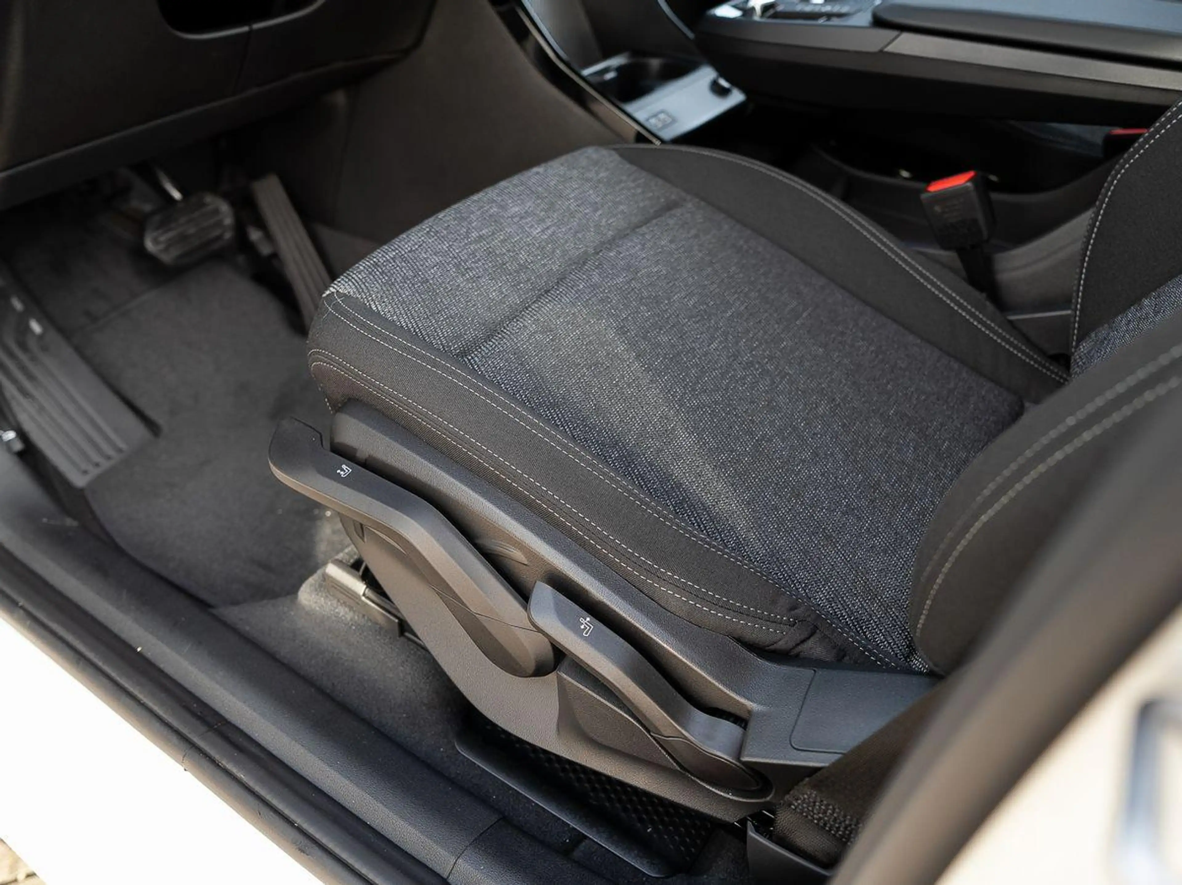 BMW 220 220i Active Tourer AHK Navi Kamera M Dachreling — photo 5