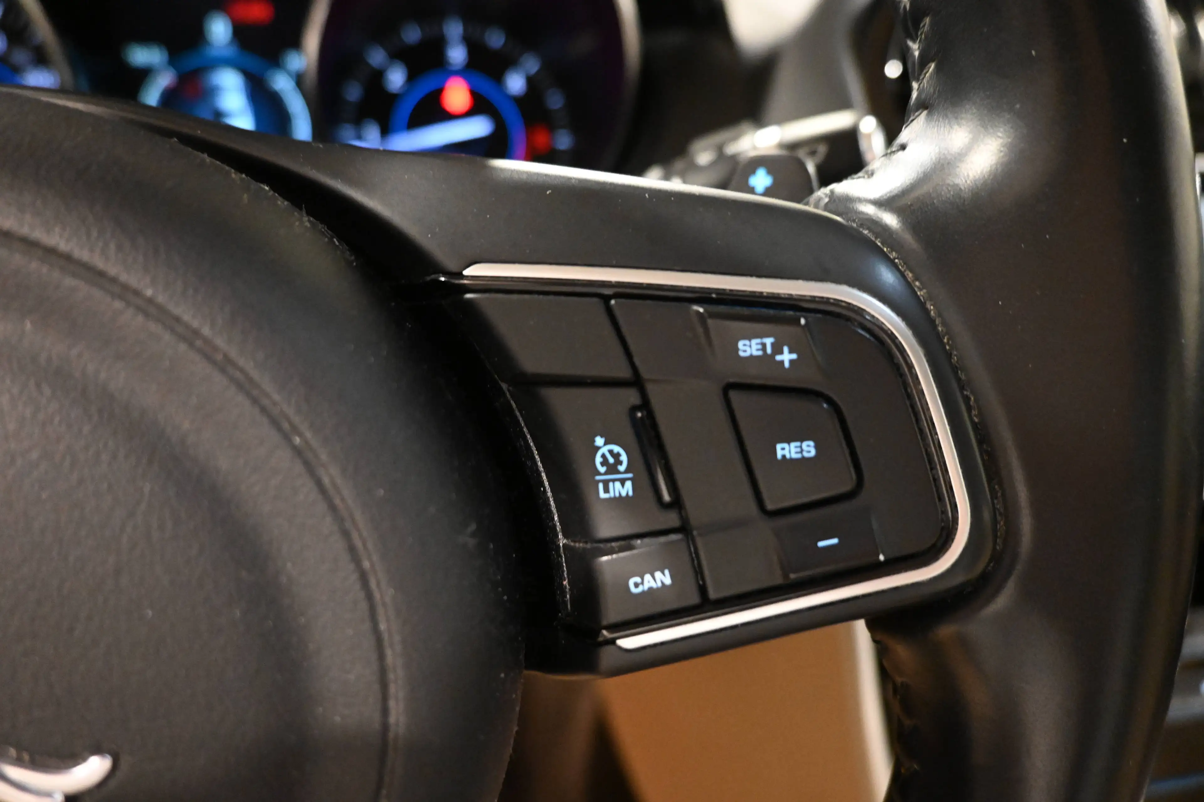 Jaguar XE XE 2.0 D EURO 6b / PACK SPORT / AUTO / CAMERA / LEDS / GPS NAVIGATION / PDC !! — photo 15