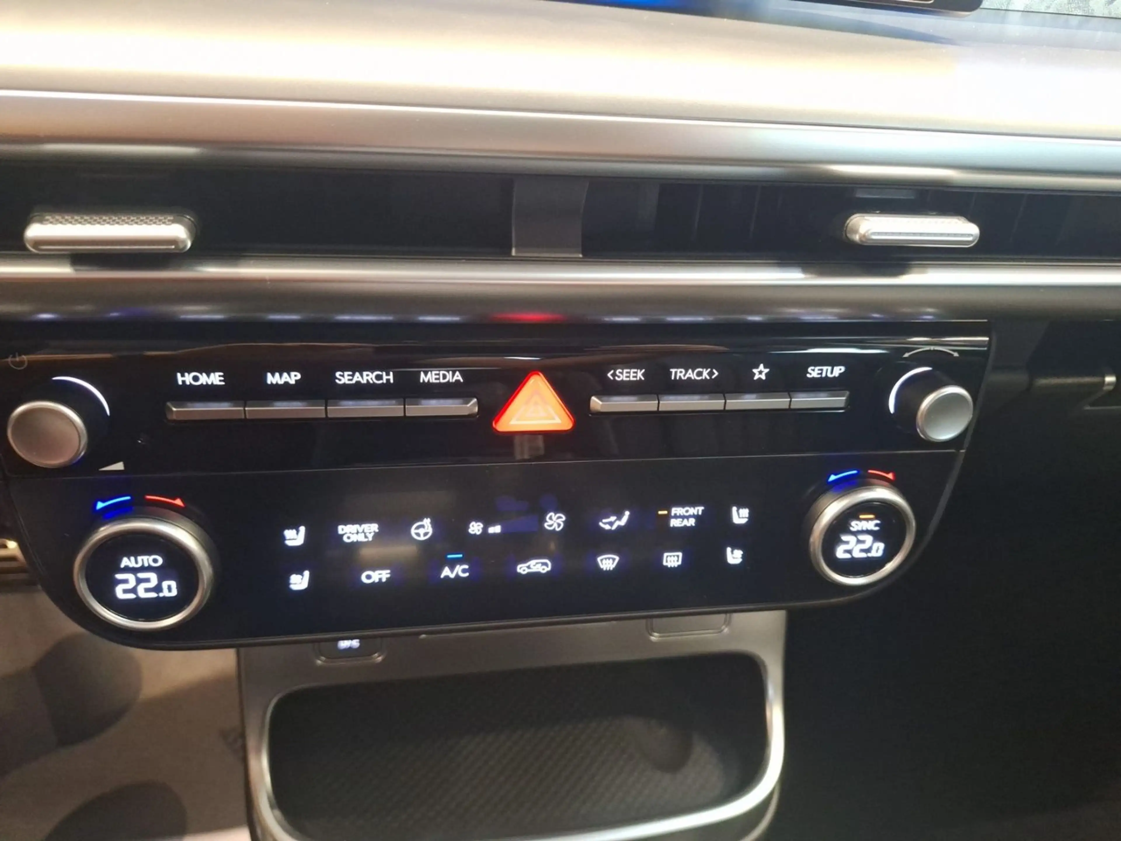 Hyundai IONIQ 9 EV 110kWh 4WD UNIQ Nappa  6-S Relax elSD — photo 14