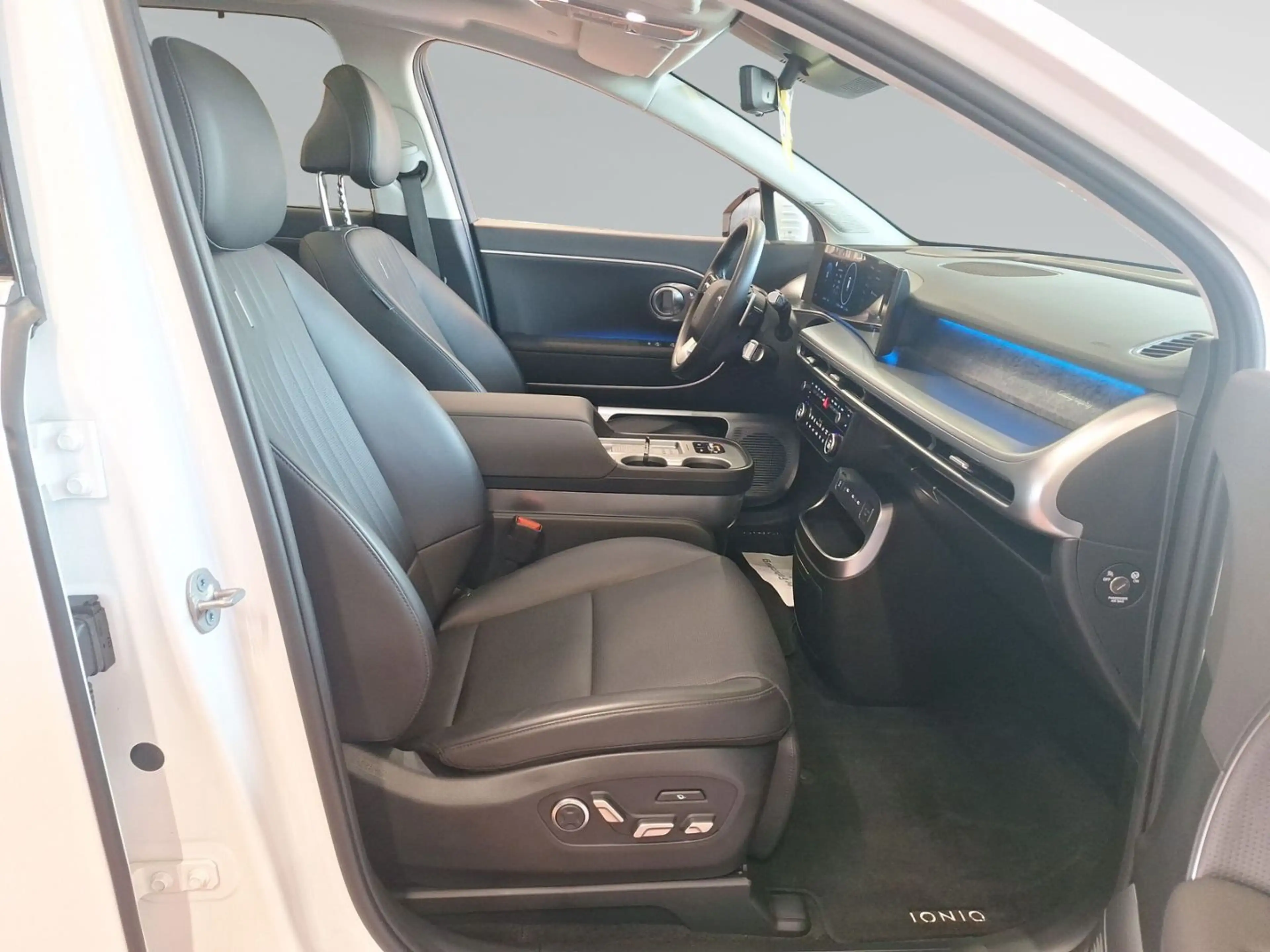 Hyundai IONIQ 9 EV 110kWh 4WD UNIQ Nappa  6-S Relax elSD — photo 11