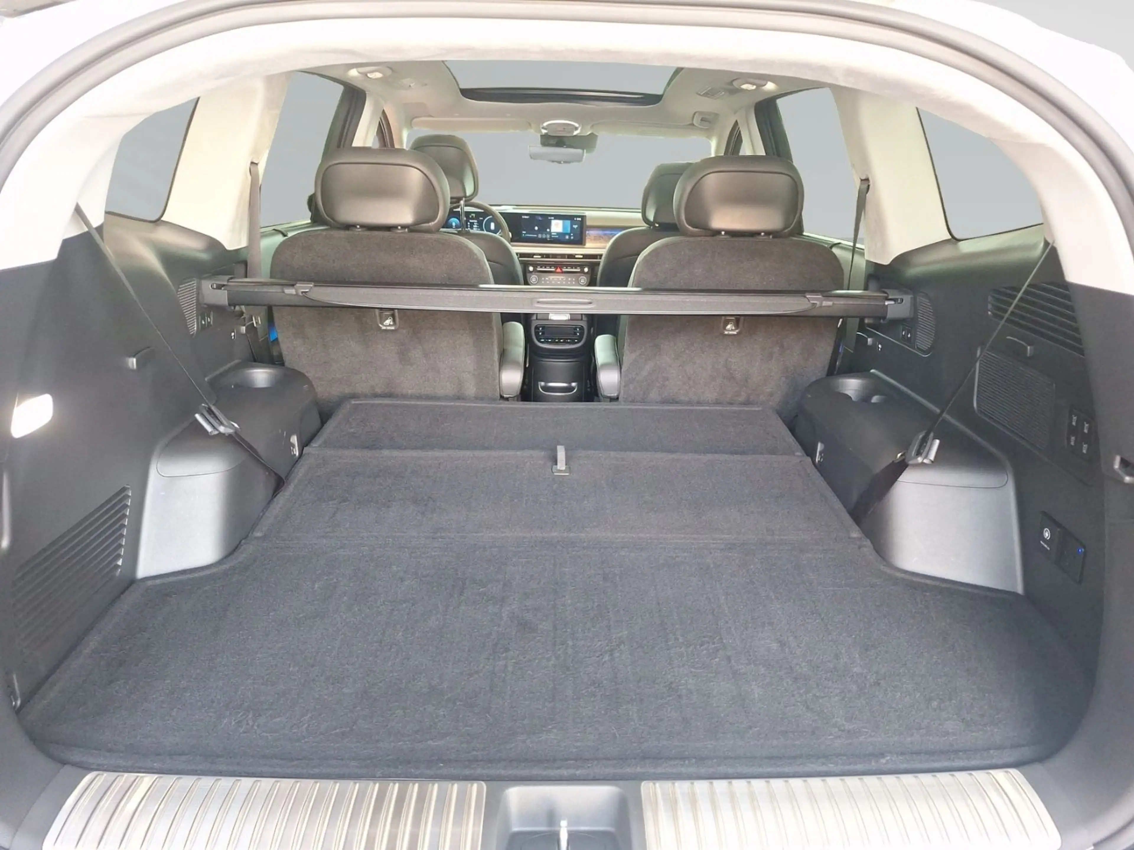 Hyundai IONIQ 9 EV 110kWh 4WD UNIQ Nappa  6-S Relax elSD — photo 6