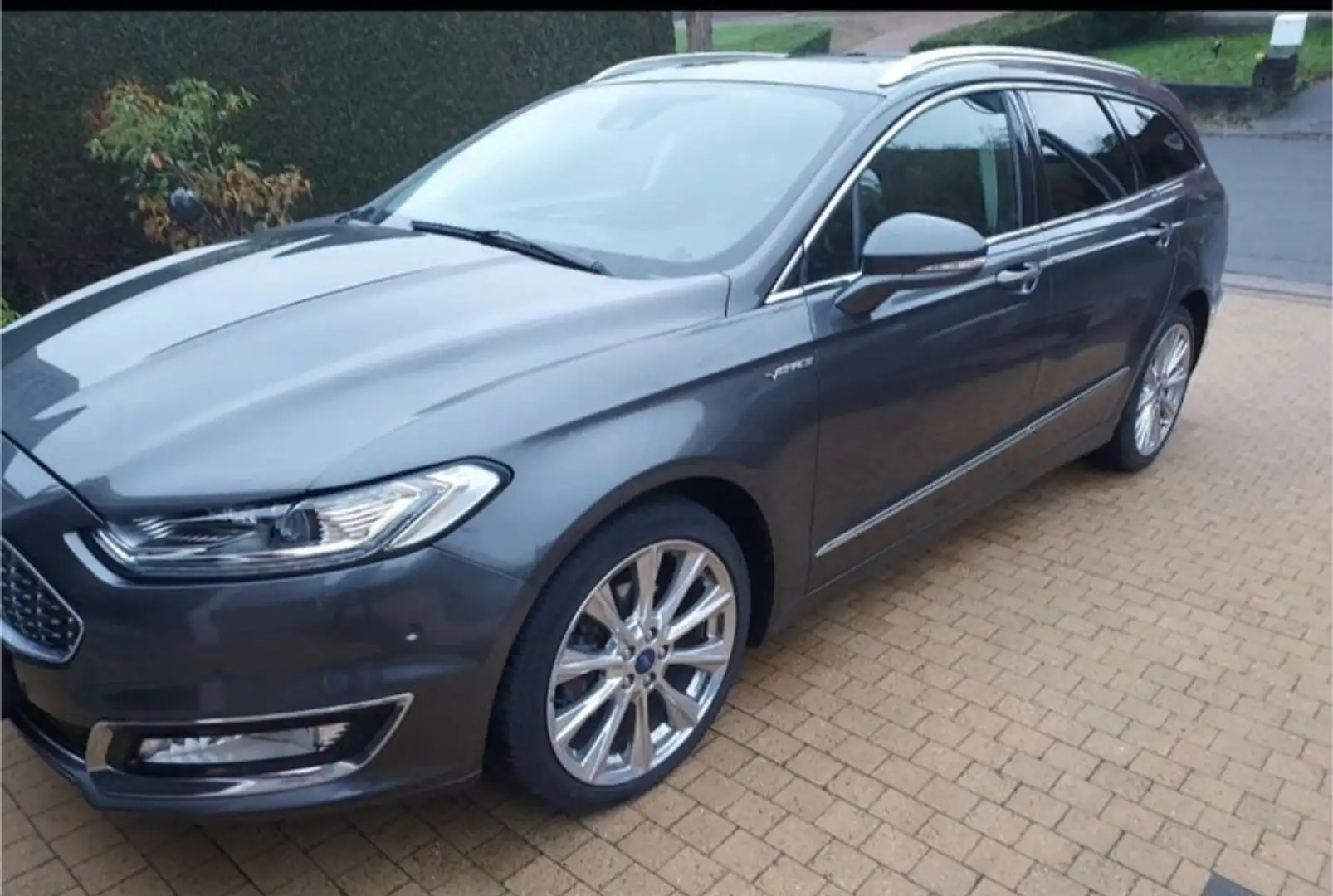 Ford Mondeo Mondeo  2.0 TDCi Vignale automatic  euro6 141 km Gris - 1