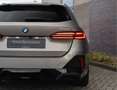 BMW 550 5-serie Touring 550e xDrive | Sportstoel - Pano - Grijs - thumbnail 18
