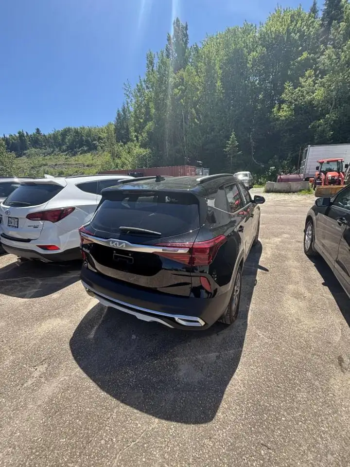 Kia Seltos photo Kia Seltos