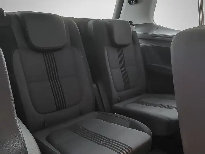 Volkswagen Sharan 2017, foto 13