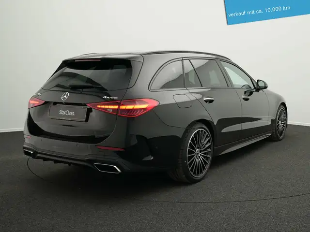 Mercedes-Benz C-Class view 3
