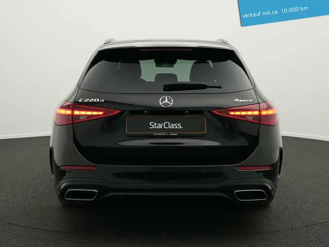 Mercedes-Benz C-Class view 4
