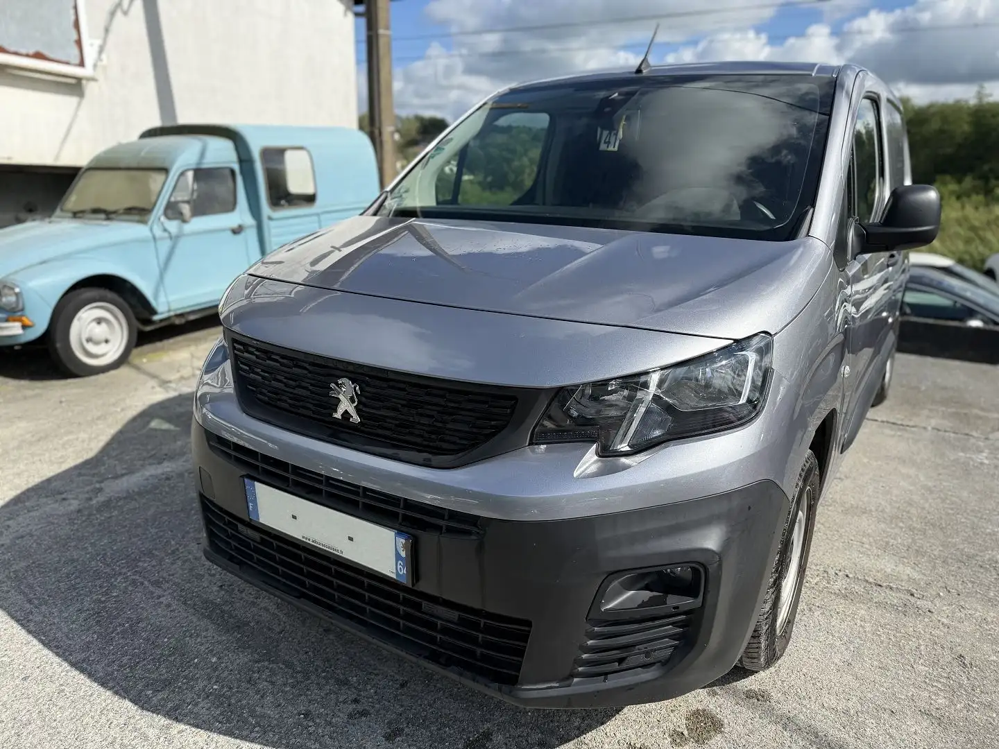 Peugeot Partner STANDARD 650KG BLUEHDI 100CH S\u0026S BVM5 ASPHALT Gris - 2