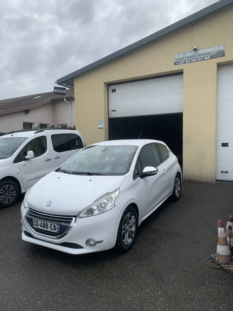Peugeot 208 1.6 VTi 120ch BVM5 Allure - 1
