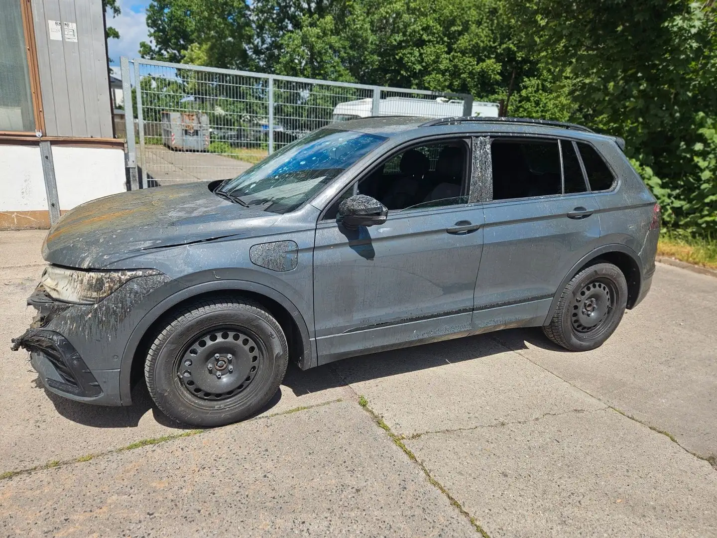 Volkswagen Tiguan R-Line eHybrid Grey - 2