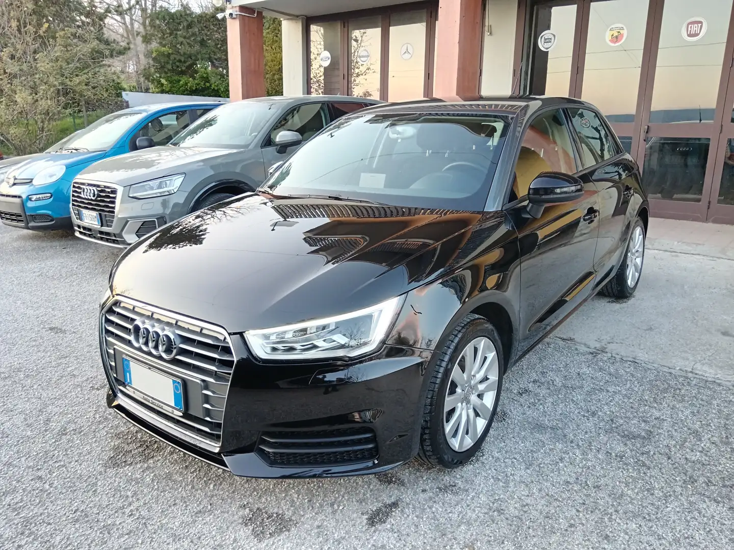 Audi A1 SPB 1.6 TDI 115CV METAL PLUS + NEOPATENTATI Schwarz - 1