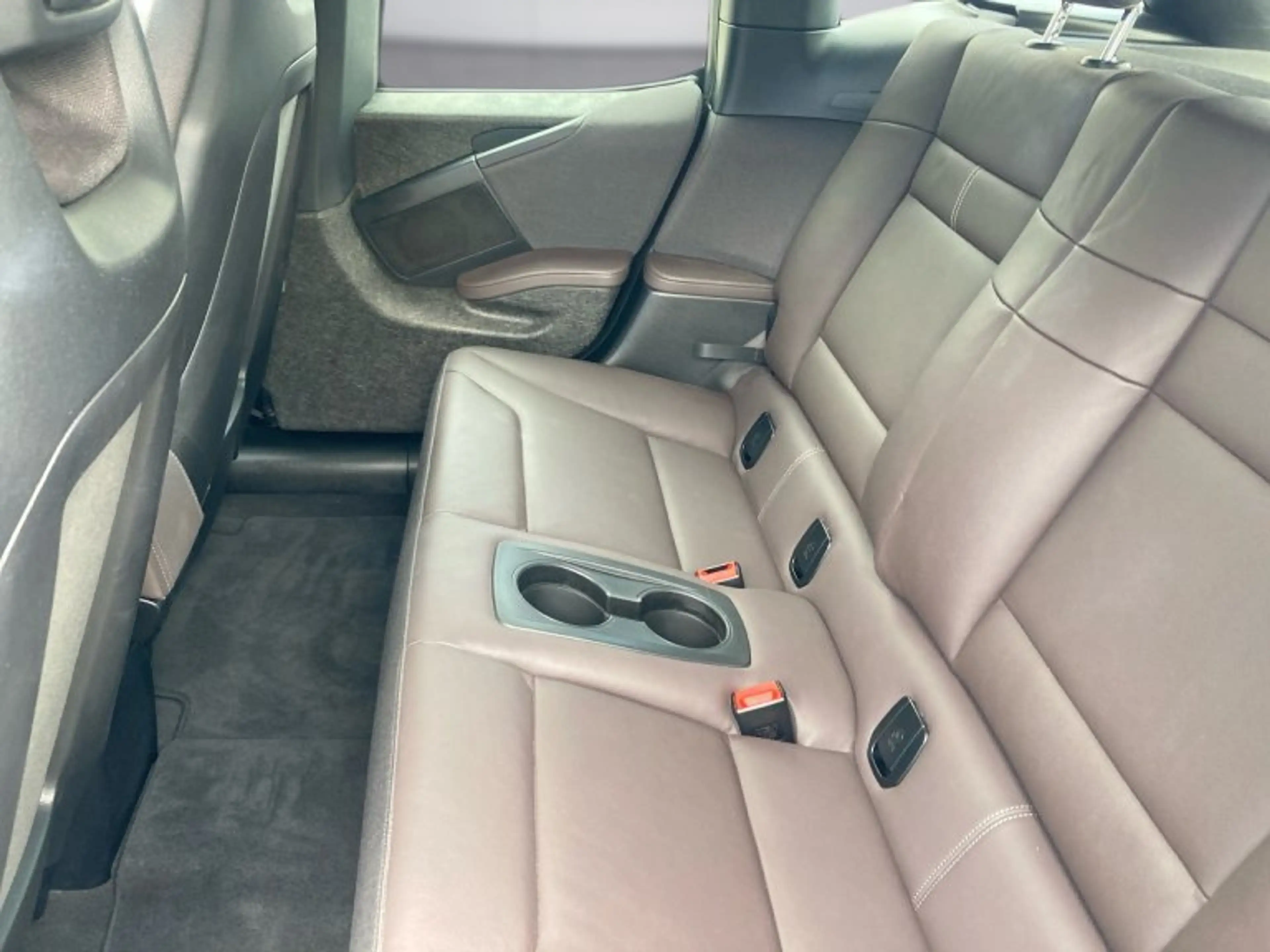 BMW i3 s eDrive BEV i01 IB1 — photo 12
