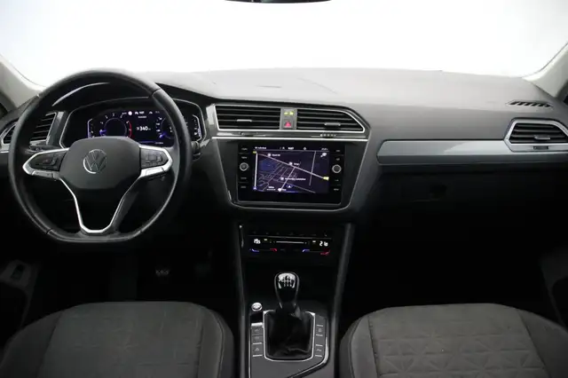 Volkswagen Tiguan view 2