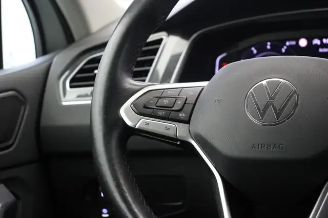 Volkswagen Tiguan view 8