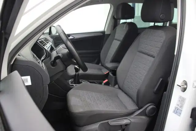 Volkswagen Tiguan view 11