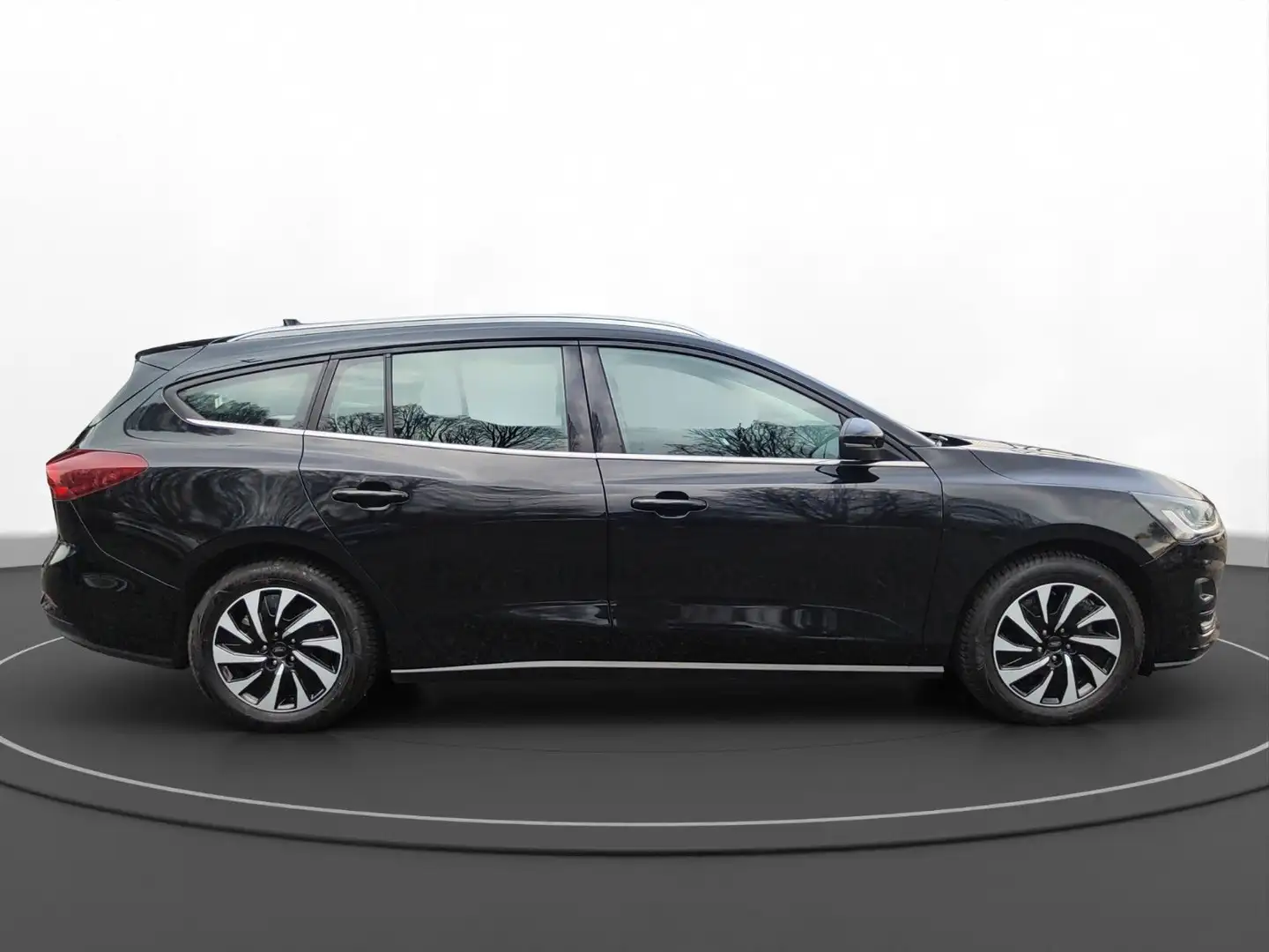 Ford Focus Turnier 1.0 EcoBoost Titanium *NAVI*SHZ* Noir - 2