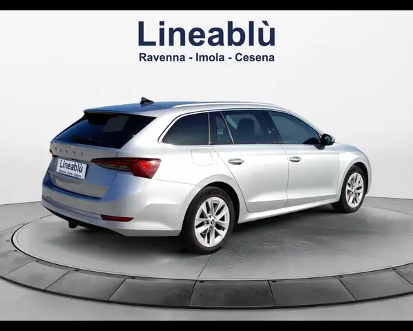 Skoda Octavia view 5