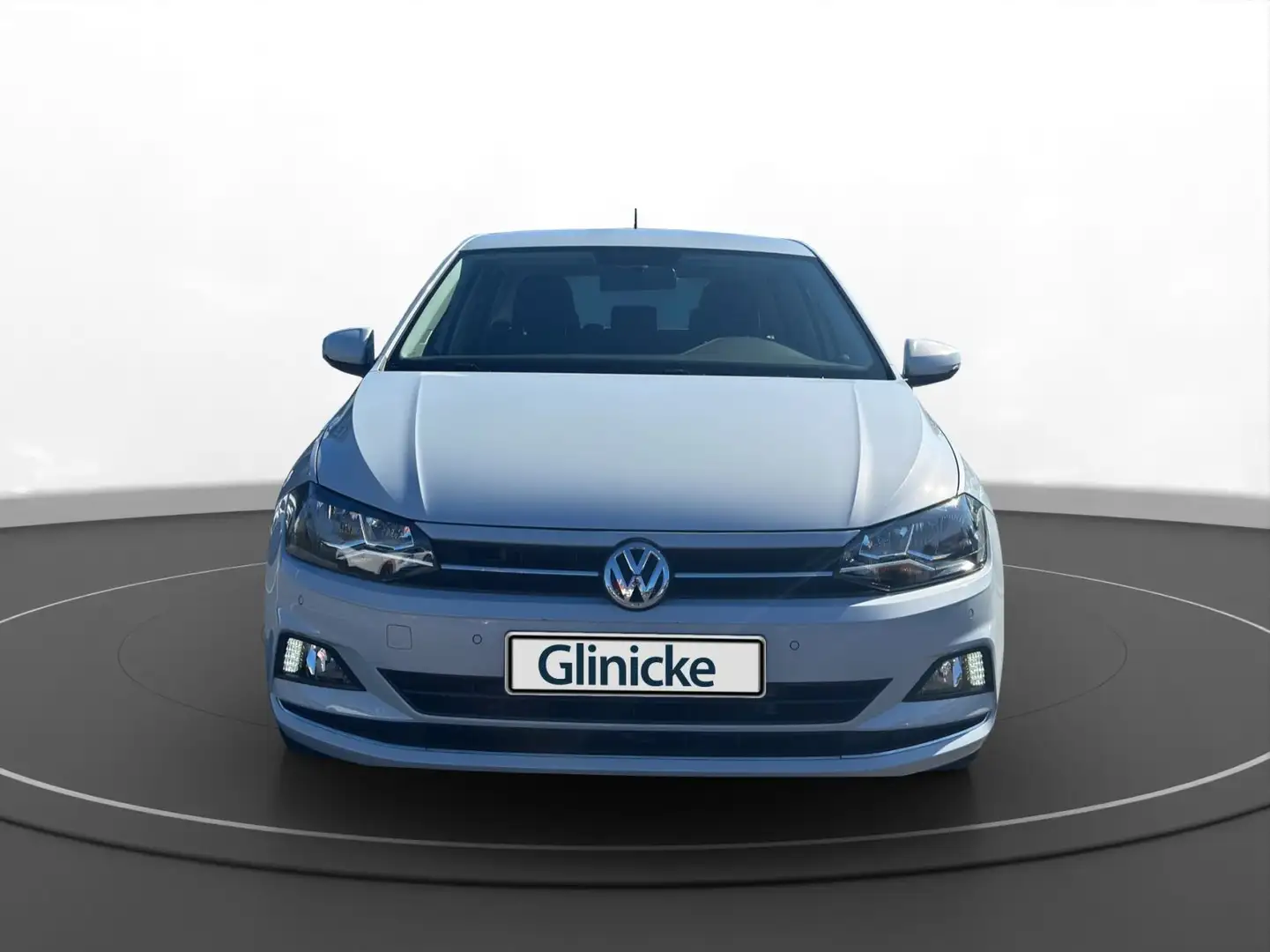 Volkswagen Polo VI Highline Plateado - 2