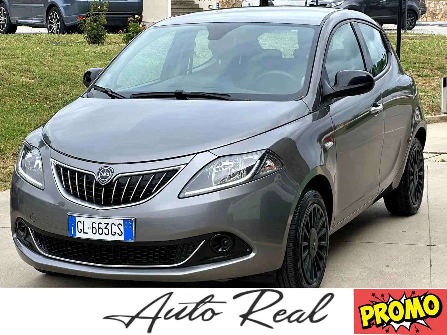 Lancia Ypsilon 1.0 FIREFLY HYBRID UNIPRO+AZIENDALE+PROMO !!! Grau - 1